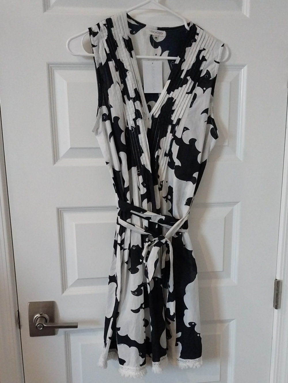 Sleeveless Black and White Printed Midi Dress with Tie Waist Nwt